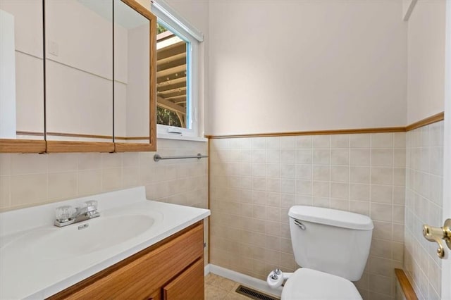 9001 W 93rd Ter, Overland Park, KS 66212 - photo 17