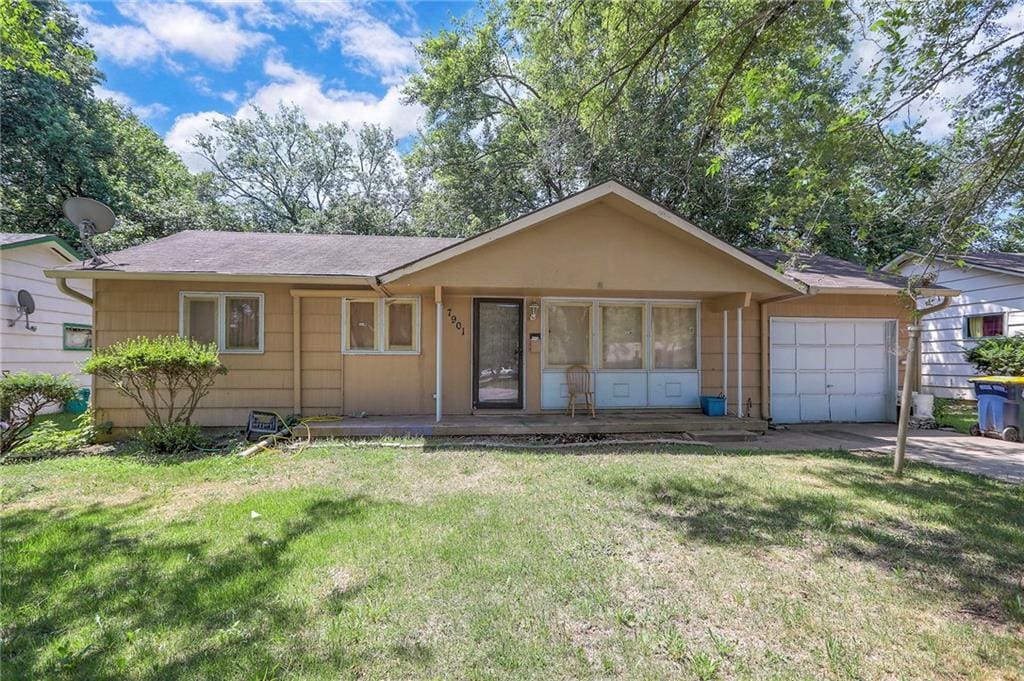 7901 E 90th Ter, Kansas City, MO 64138 - photo 1