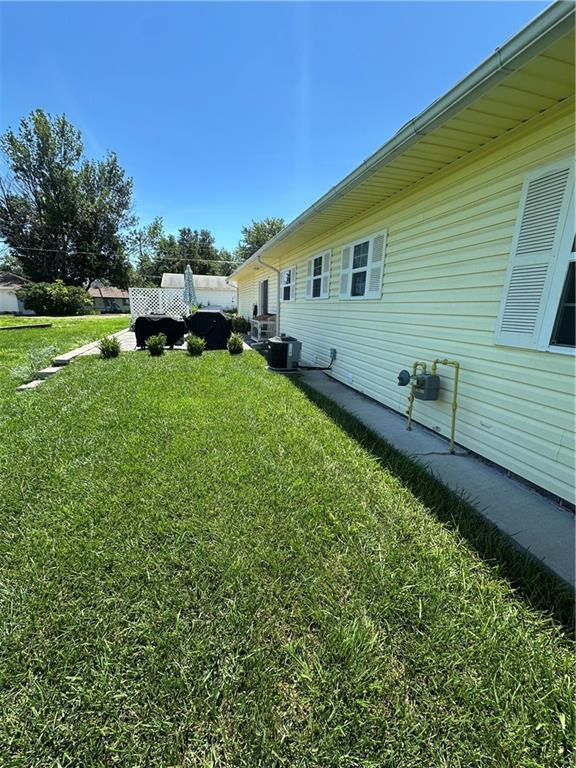 221 N Mattie St, Maryville, MO 64468 - photo 3