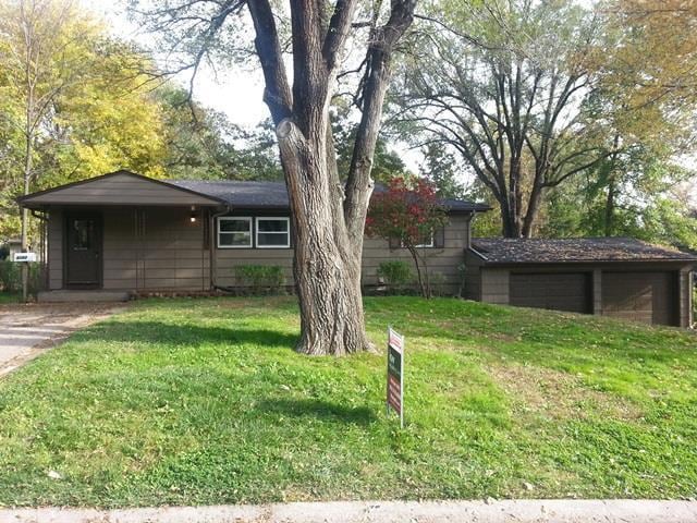 6103 N Forest Ave, Gladstone, MO 64118 - photo 1