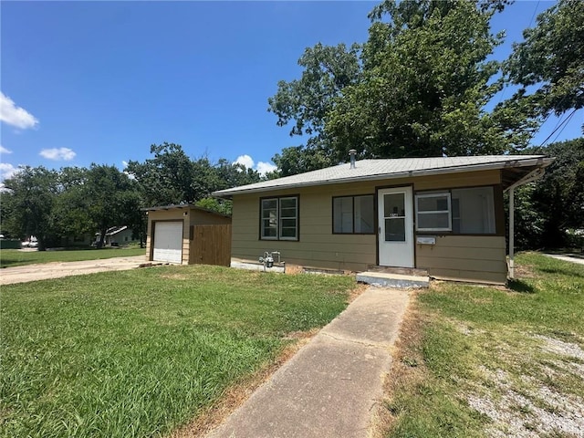 614 W Poplar St, Independence, KS 67301 - photo 1