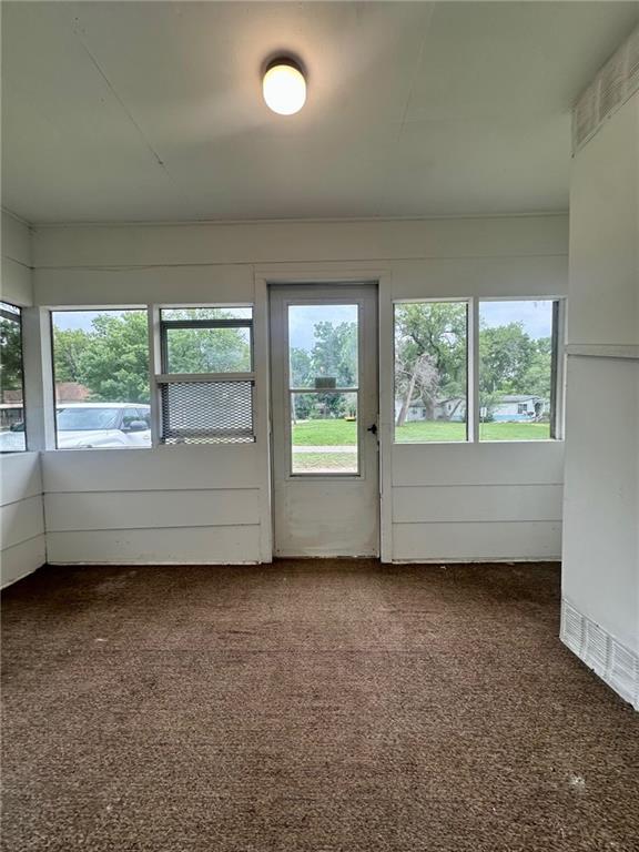 614 W Poplar St, Independence, KS 67301 - photo 20