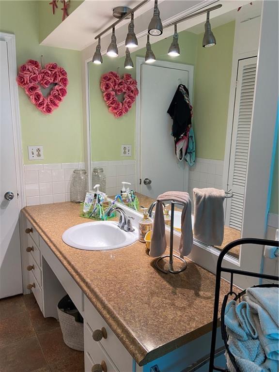 6304 E 102nd St, Kansas City, MO 64134 - photo 29
