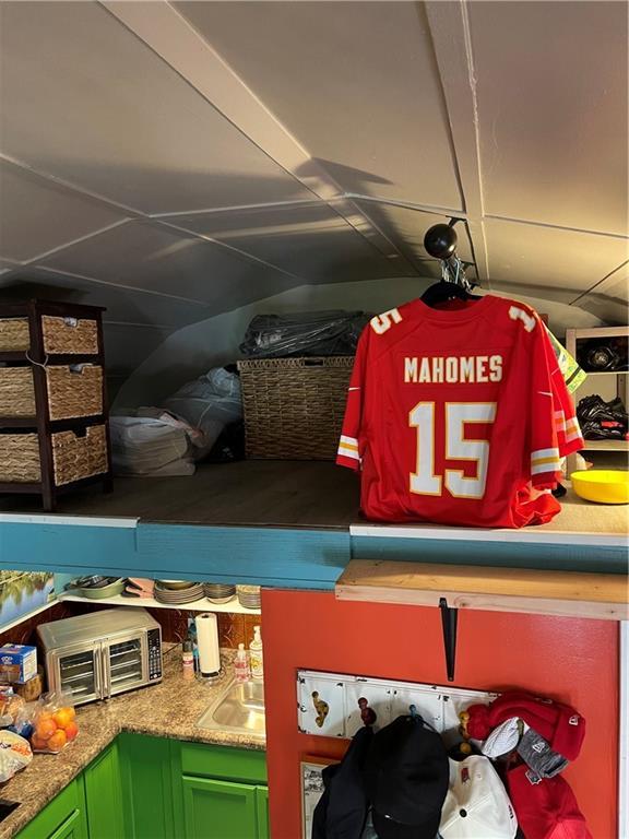 6304 E 102nd St, Kansas City, MO 64134 - photo 8