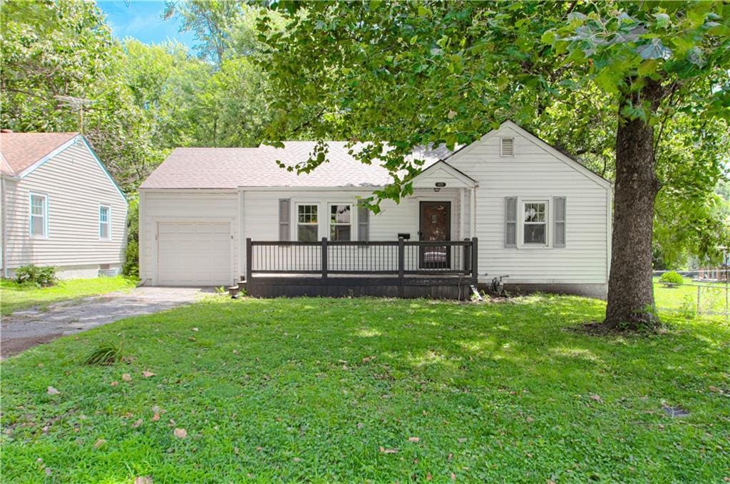 8429 Madison Ave, Kansas City, MO 64114 - photo 1