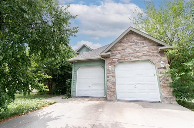 121 Hillside Dr, Baldwin City, KS 66006 - photo 1