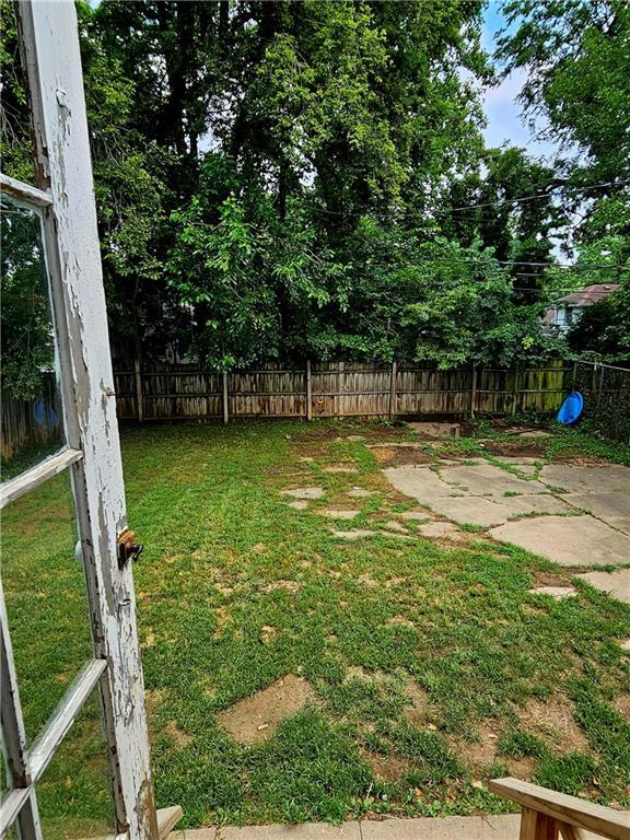 6205 Forest Ave, Kansas City, MO 64110 - photo 15