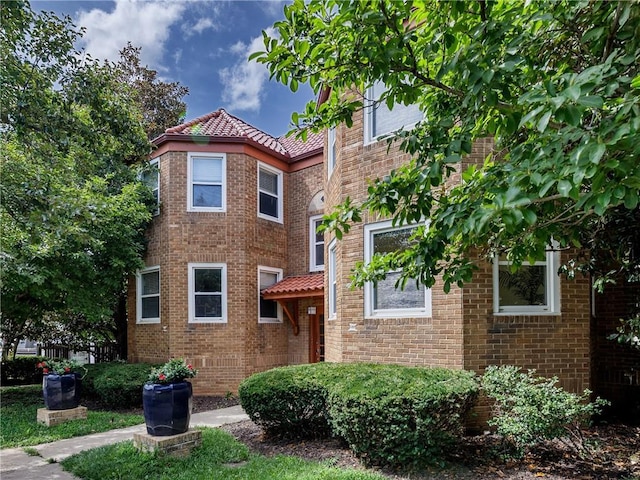 14 E 50th St Unit 1, Kansas City, MO 64112 - photo 1