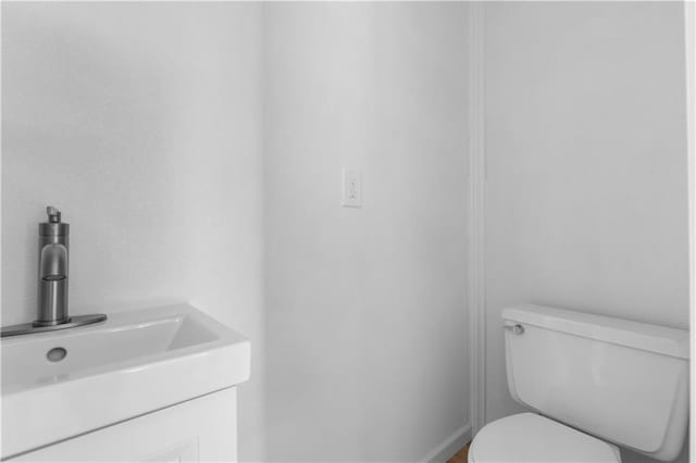 6943 S Benton Ave, Kansas City, MO 64132 - photo 17