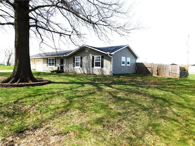 1018 Rawlins Dr, Holden, MO 64040 - photo 1