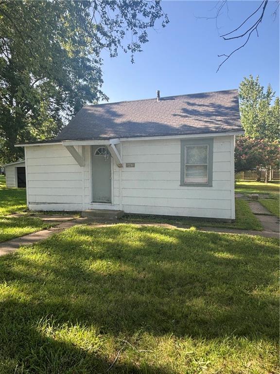607 E 6th St, Pleasanton, KS 66075 - photo 3