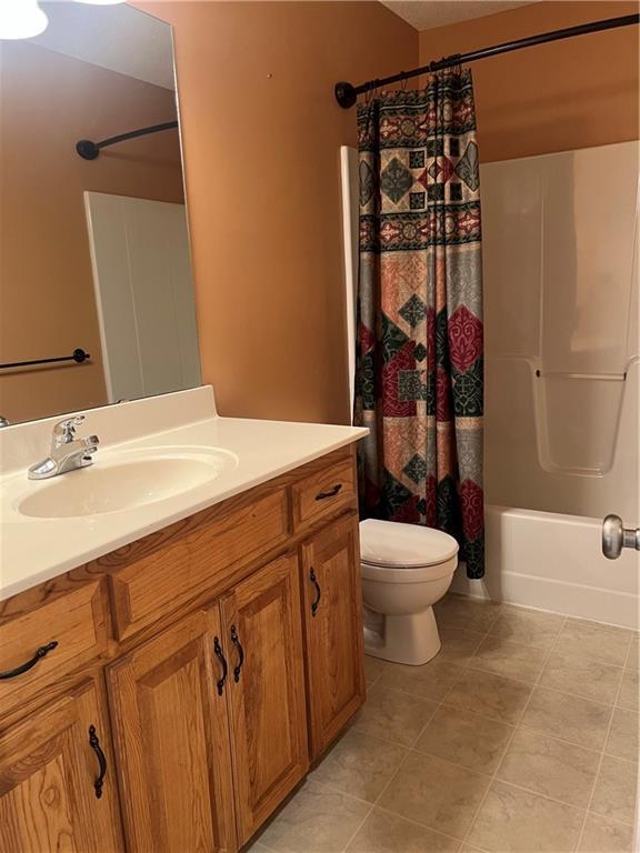 8611 N Mersington Ave, Kansas City, MO 64156 - photo 16
