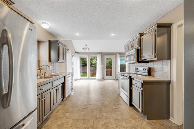 1601 NW Nicholas Dr, Grain Valley, MO 64029 - photo 8