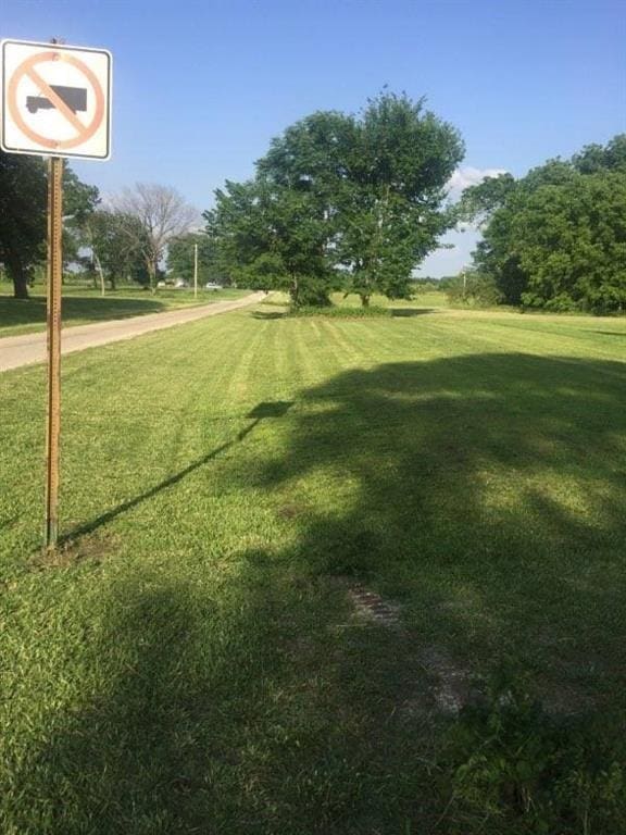 315 Commercial St, Kincaid, KS 66039 - photo 4