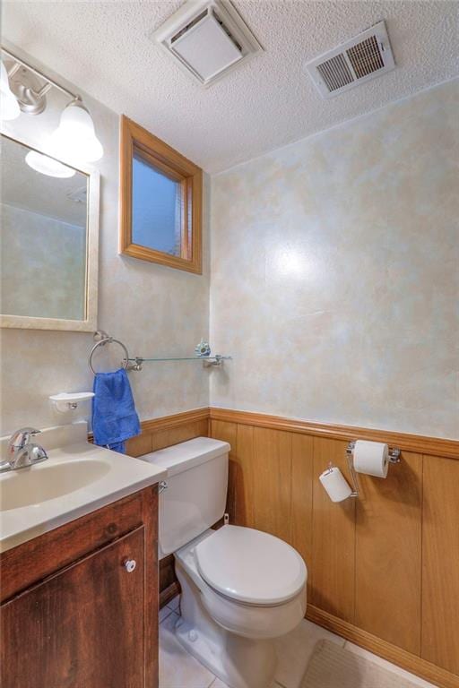 9715 Hardy St, Overland Park, KS 66212 - photo 19