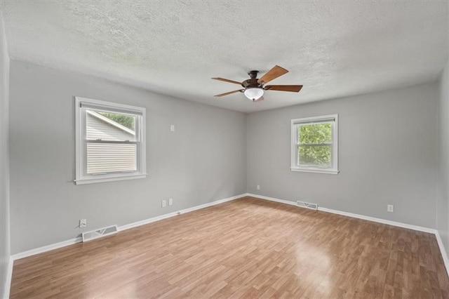 407 NW Lincolnwood Dr, Lees Summit, MO 64063 - photo 14