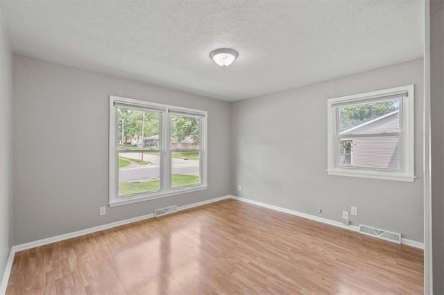 407 NW Lincolnwood Dr, Lees Summit, MO 64063 - photo 16