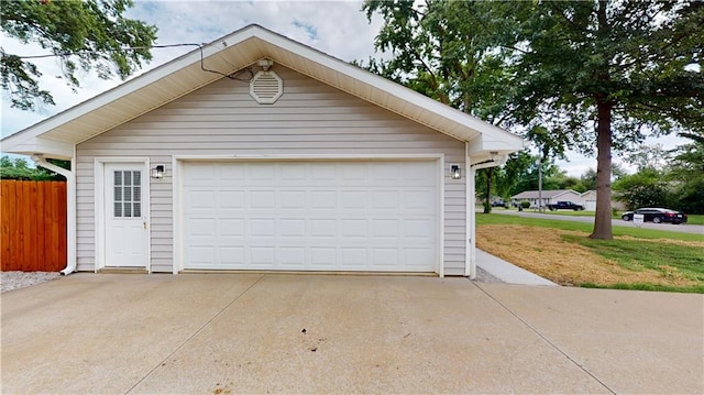 1119 N Commercial St, Nevada, MO 64772 - photo 3