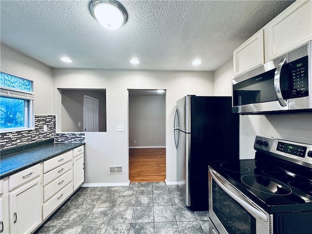 1347 E 76th St, Kansas City, MO 64131 - photo 15
