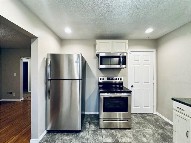 1347 E 76th St, Kansas City, MO 64131 - photo 16