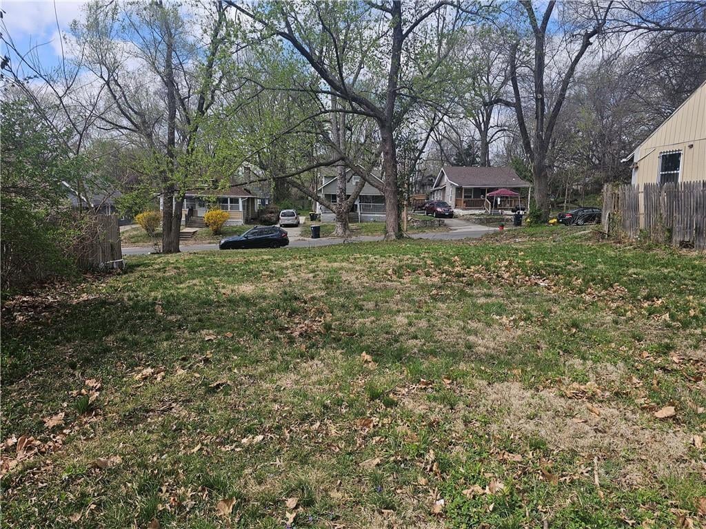 6737 Agnes Ave, Kansas City, MO 64132 - photo 1