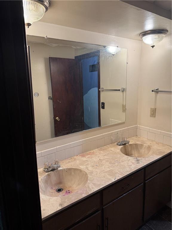 2600 NW Kingsridge Dr, Blue Springs, MO 64015 - photo 4