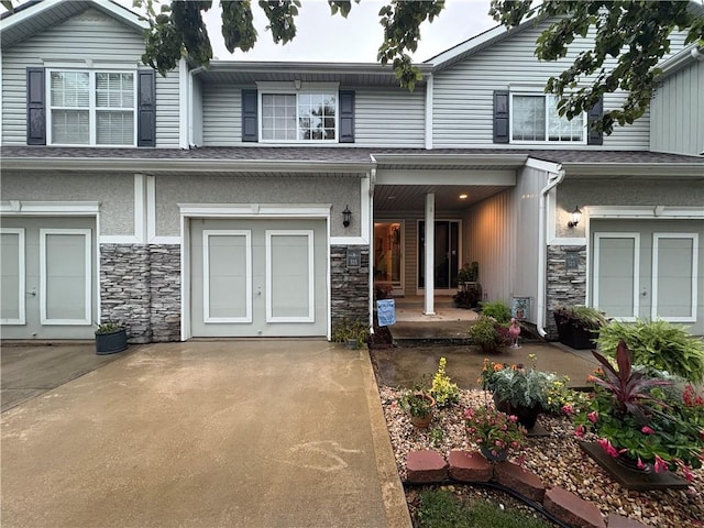 525 SW Shadow Glen Dr, Blue Springs, MO 64015 - photo 1