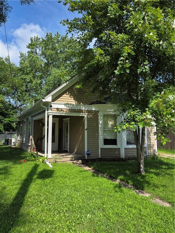 1402 SE Park Ave, Oak Grove, MO 64075 - photo 2
