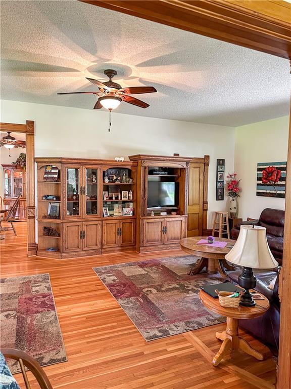 713 Brookfield Ave, Brookfield, MO 64628 - photo 16