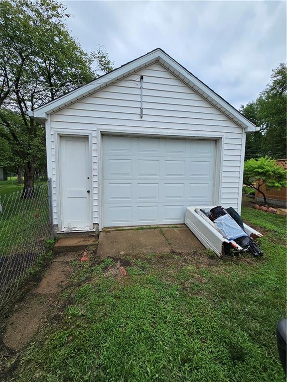 710 Pottawatomie St, Hiawatha, KS 66434 - photo 5