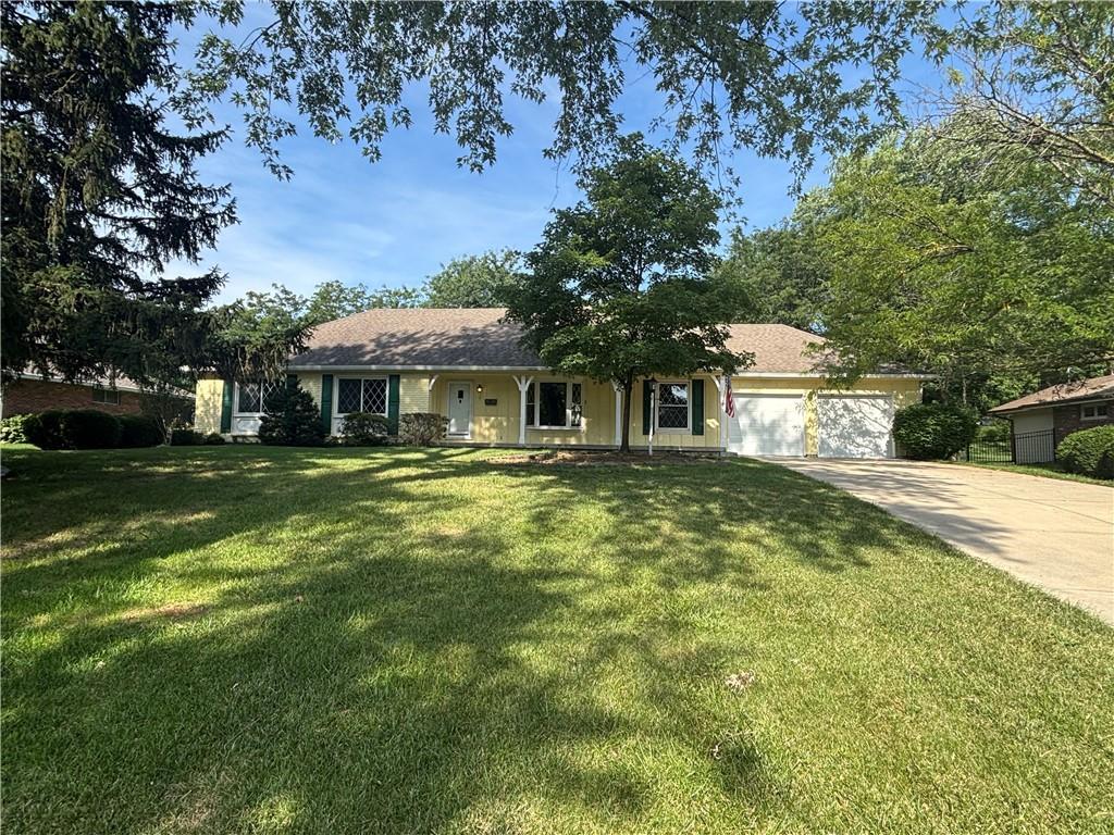 10322 Sagamore Ln, Leawood, KS 66206 - photo 1
