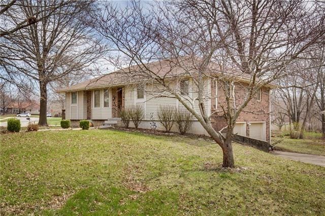 405 NE Grant Ct, Lees Summit, MO 64064 - photo 1