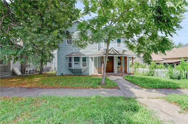 520 Spruce St, Leavenworth, KS 66048 - photo 1