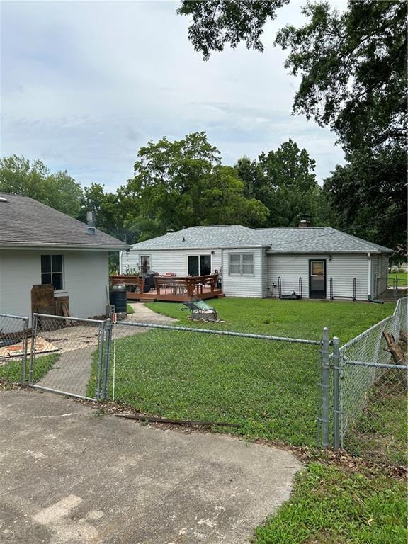 1300 Cherokee St, Leavenworth, KS 66048 - photo 3