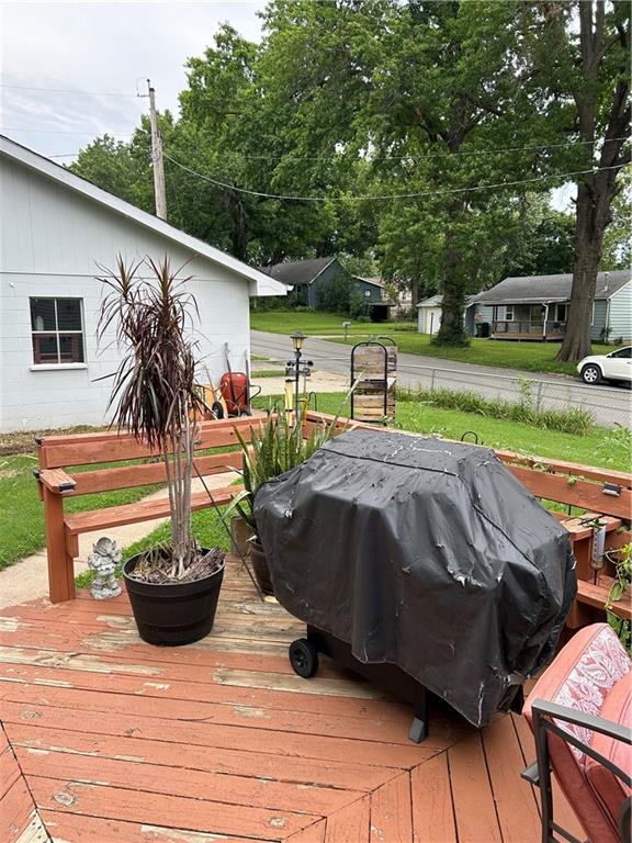 1300 Cherokee St, Leavenworth, KS 66048 - photo 4