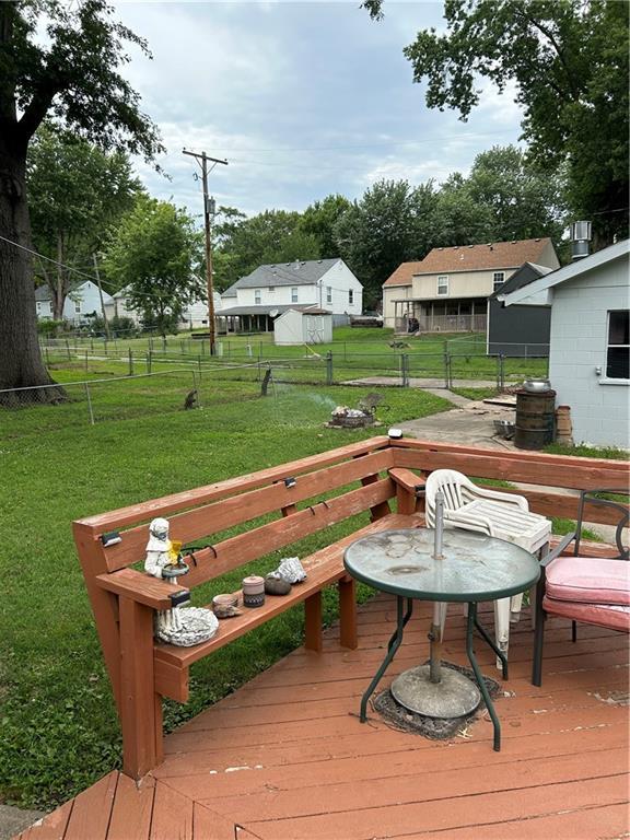 1300 Cherokee St, Leavenworth, KS 66048 - photo 5