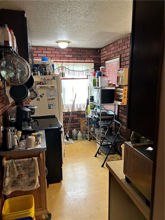 1300 Cherokee St, Leavenworth, KS 66048 - photo 8