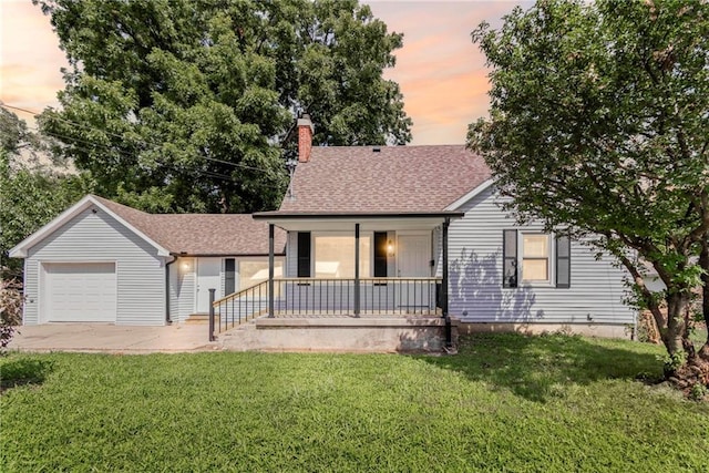 364 Grant Ave, Marshall, MO 65340 - photo 1