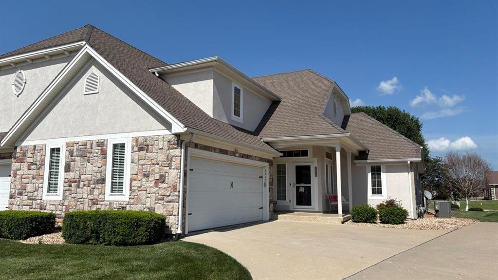 2610 Villa Ct, Marshall, MO 65340 - photo 1