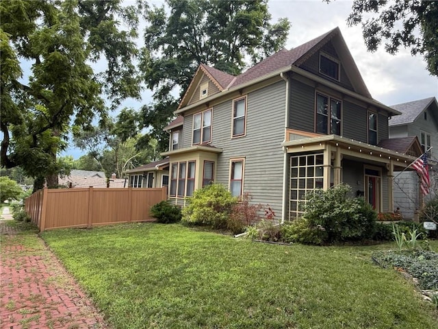 503 Marshall St, Leavenworth, KS 66048 - photo 2
