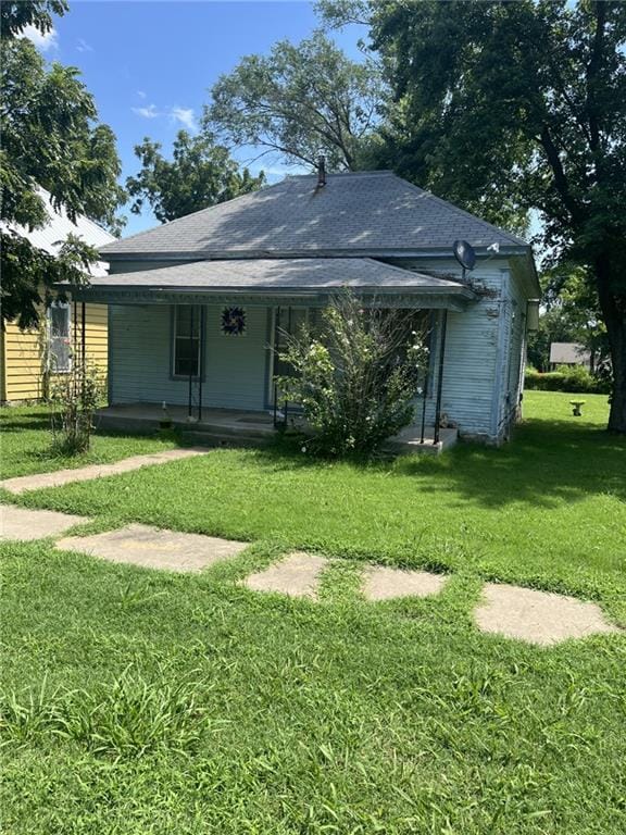 908 S Lafayette Ave, Chanute, KS 66720 - photo 1