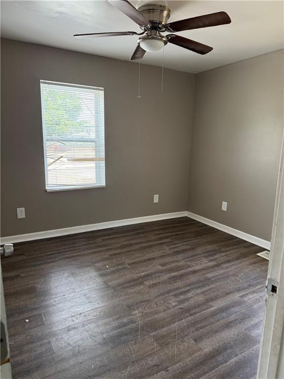 3609 E 27th St, Kansas City, MO 64131 - photo 12