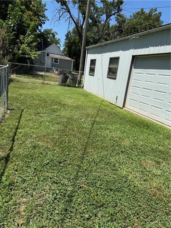 1301 S Edith Ave, Chanute, KS 66720 - photo 23
