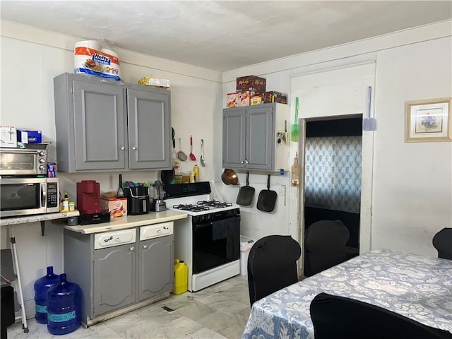 805 Lyons Ave, Kansas City, KS 66101 - photo 12