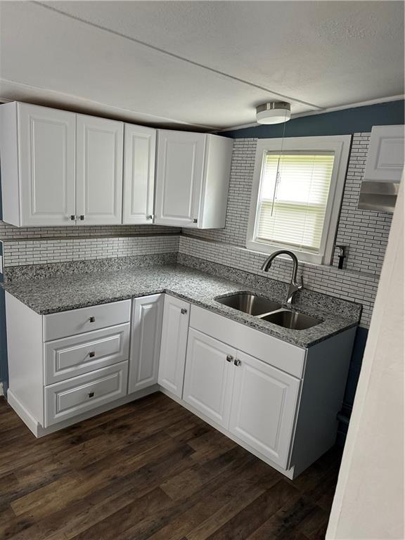 8510 Grandview Ln, Overland Park, KS 66212 - photo 5