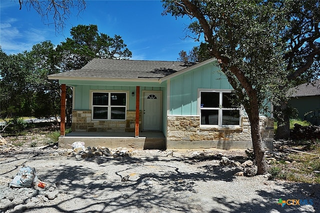 view of front of home with covered porch