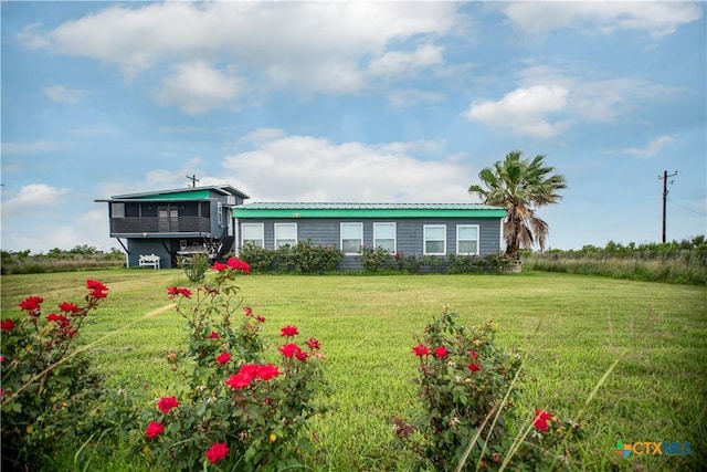 126 Washington Ave, Port Lavaca, TX 77979 - view of green lawn