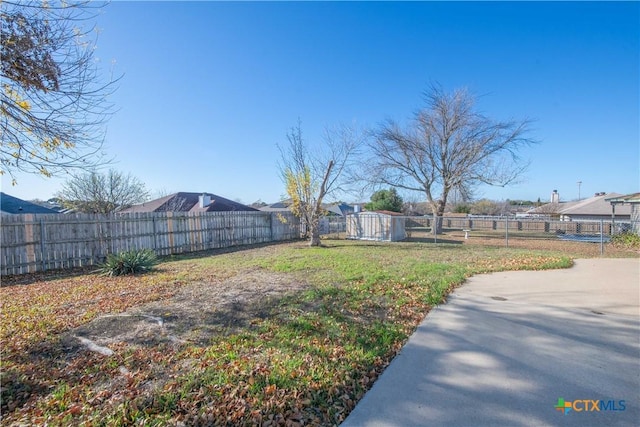 view of yard with a patio