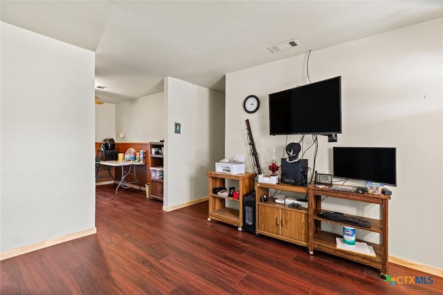 201 S Barbara St, Waco, TX 76705 - living area with wood finished floors and baseboards