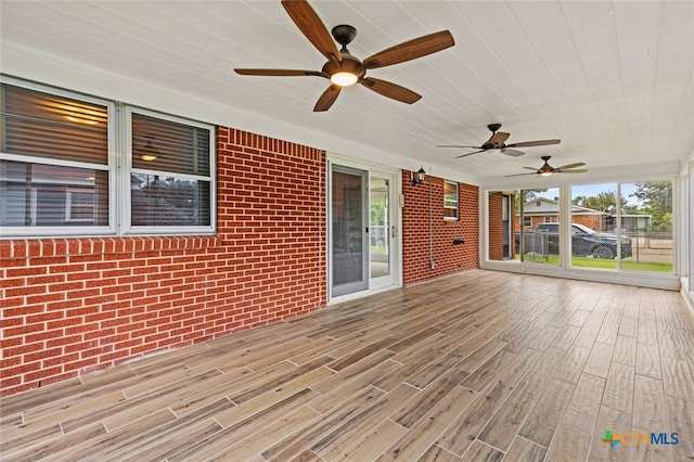 201 S Barbara St, Waco, TX 76705 - unfurnished sunroom featuring a ceiling fan and healthy amount of natural light